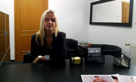 Стройная блондинка пришла заниматся сексом на чешском кастинге