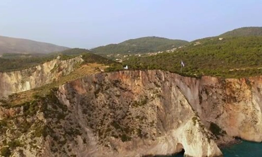 Этим девушкам не нужен парень, когда есть такой красивый друг