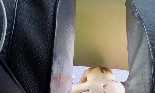 Реальный секс в машине с русской девушкой из Тиндера