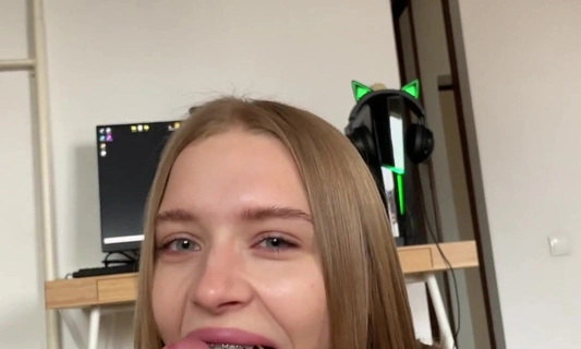 Наверное, ты считаешь что мы друзья, но меня уже за*бало дружить...