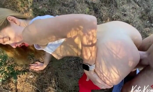 Быстрый секс на природе в реальном порно от первого лица