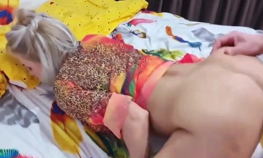 Утренний анальный секс с похотливой мачехой