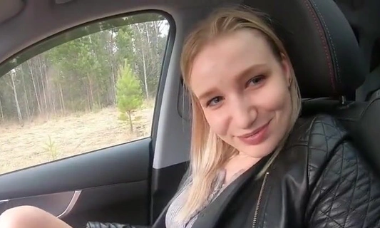 Наш уютный секс в машине - на природе в лесу, когда на улице падет легкий летний дождик