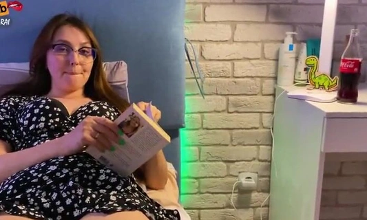 Мачеха была без трусов, а пасынок всё видел