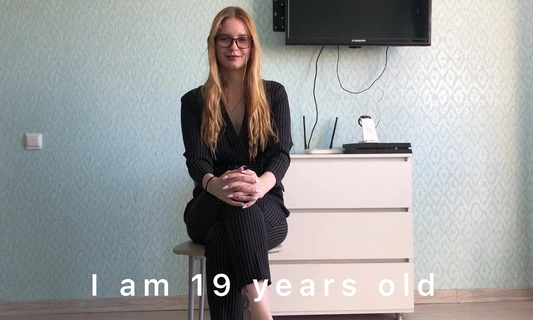 Милашка пришла на пробы и показала как нужно сосать член